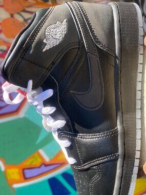 Nike Air Jordan 1 Mid SE "Black Metallic Reimagined"